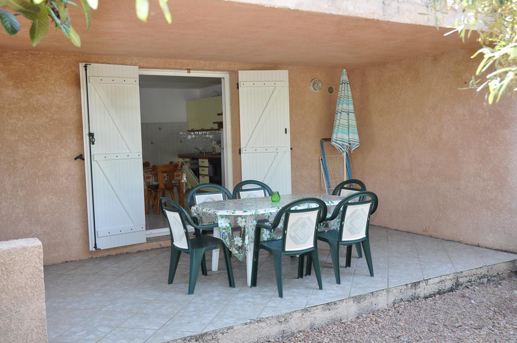 Santa-Maria-Poggio  Sole E Mareアパートホテル 部屋 写真