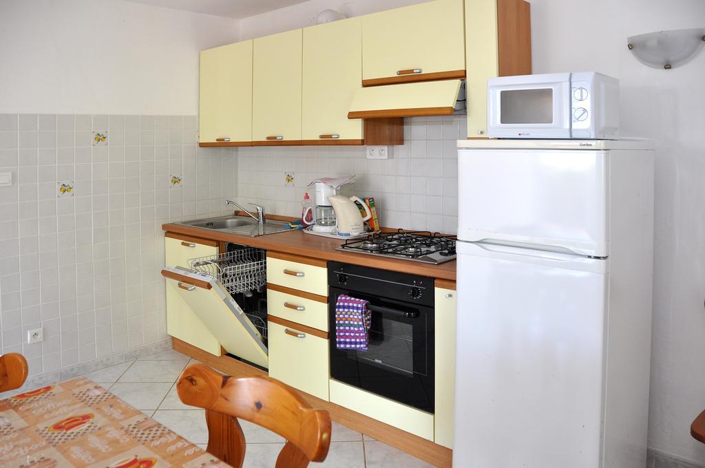 Santa-Maria-Poggio  Sole E Mareアパートホテル 部屋 写真