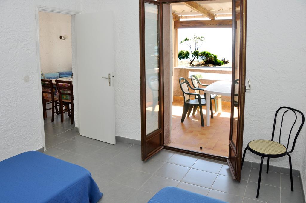 Santa-Maria-Poggio  Sole E Mareアパートホテル 部屋 写真