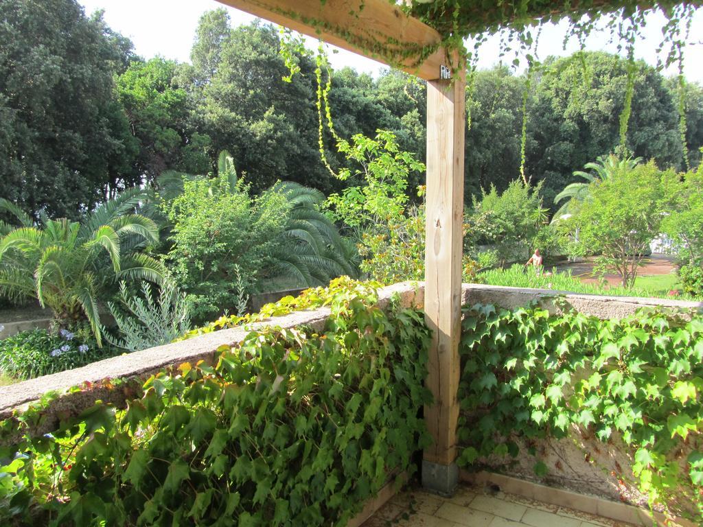 Santa-Maria-Poggio  Sole E Mareアパートホテル 部屋 写真