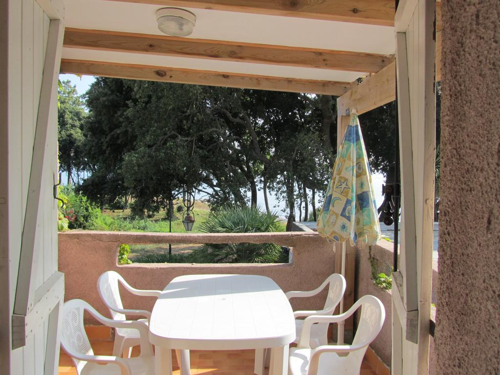 Santa-Maria-Poggio  Sole E Mareアパートホテル 部屋 写真