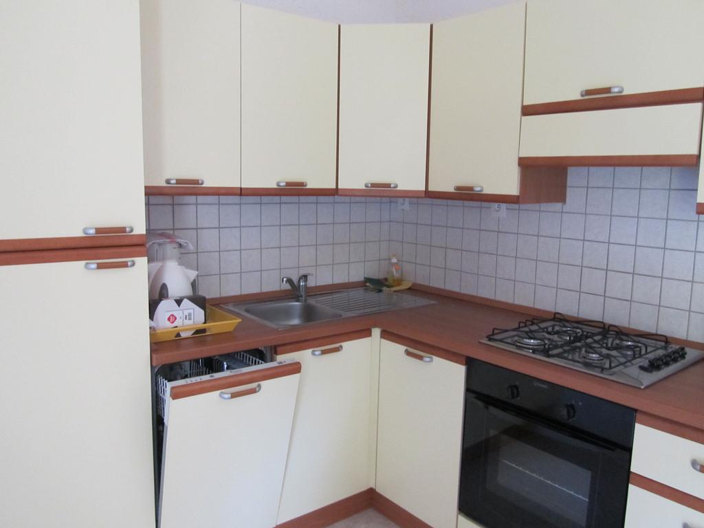 Santa-Maria-Poggio  Sole E Mareアパートホテル 部屋 写真